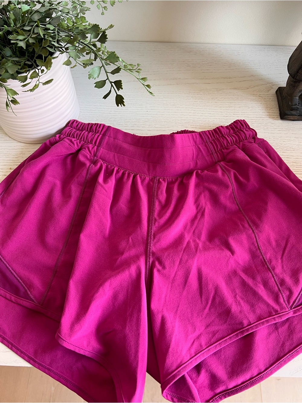 Lululemon- Hotty Hot 2.5 Lined Short- Magenta/fuchsia